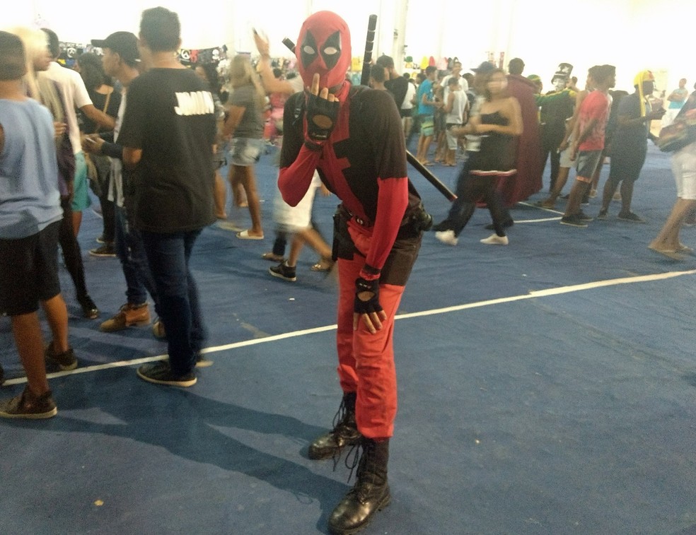 Deadpool foi escolha de personagem para o cosplayer Victor Silva (Foto: Pedro Alves/G1)