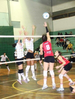 Vôlei feminino Taubaté derrota Santos pelo Paulista sub-19 – Prefeitura de  Taubaté