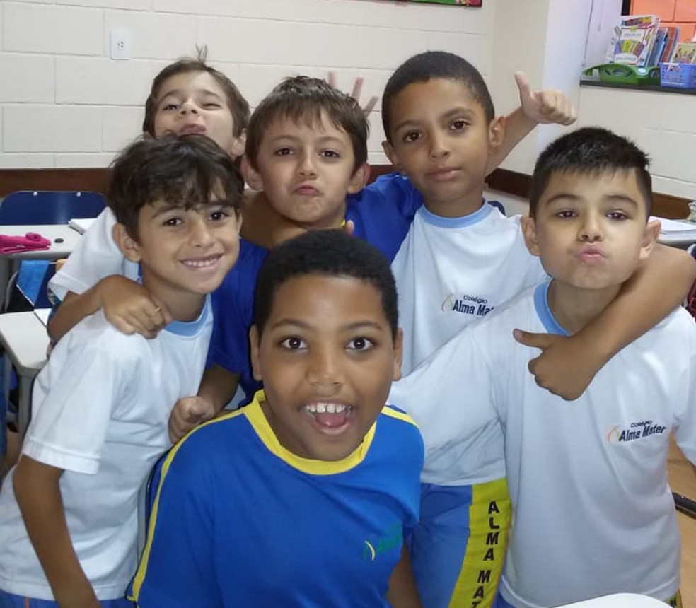 Amigos de Andrey resolveram ajudÃ¡-lo a conseguir dinheiro para construir casa acessÃ­vel â Foto: ColÃ©gio Alma Mater/Arquivo Pessoal