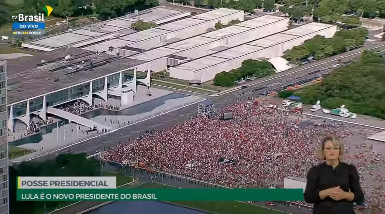 Na posse de Lula, a Praça dos Três Poderes teve um limite de 40 mil pessoas — Foto: Reprodução
