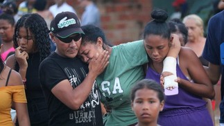 Piauienses mortos em tragédia de SP são velados sob forte comoção em São Pedro do Piauí — Foto: Lucas Marreiros /g1