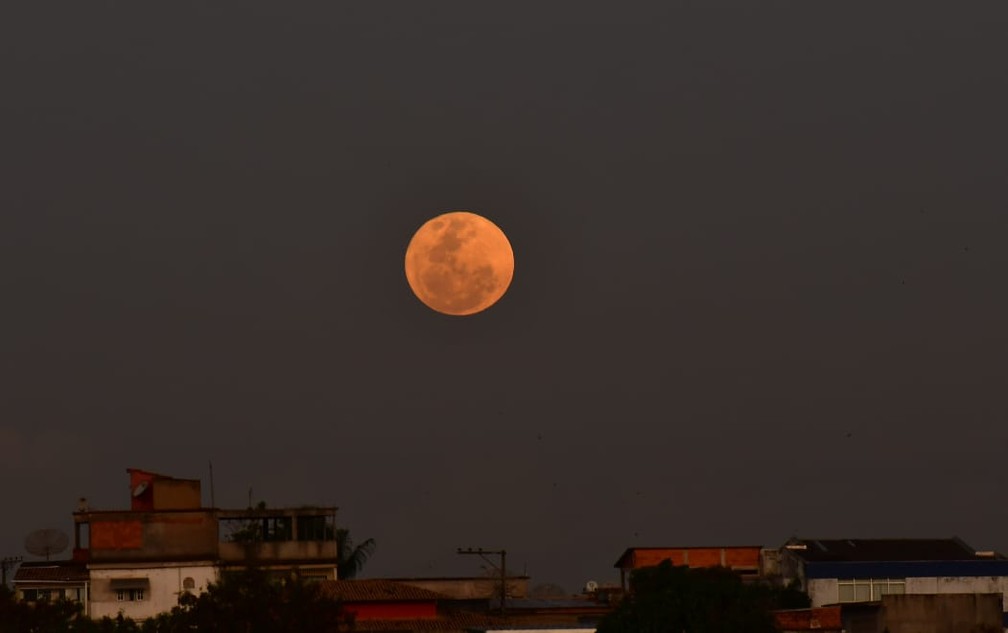 "Superlua dos Cervos" no Espírito Santo — Foto: Ricardo Medeiros/Rede Gazeta