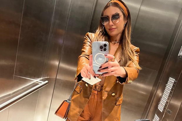 Patrícia Poeta em nova foto em frente ao espelho (Foto: Instagram/Reprodução)