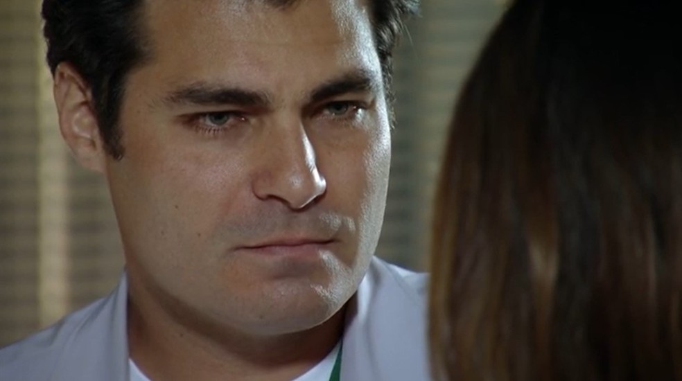 lucio emociona ana ao contar sobre seu passado em a vida da gente a vida da gente gshow