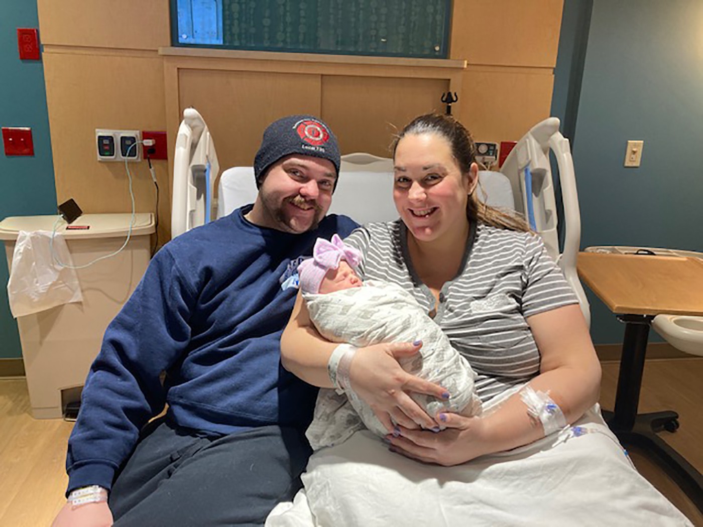 Katie Garrity ficou 43 horas em trabalho de parto até o nascimento das filhas (Foto: Lehigh Valley Health Network)