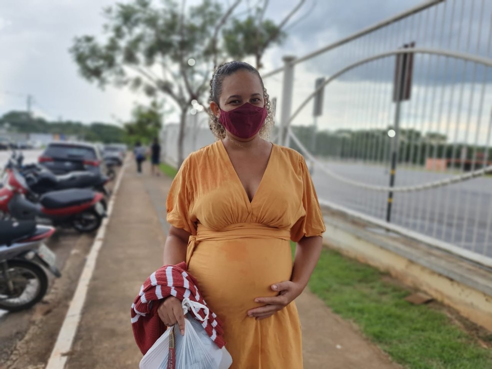 Ronaira está grávida de 6 meses e foi fazer o Enem em Rio Branco neste domingo (17) — Foto: Iryá Rodrigues/G1