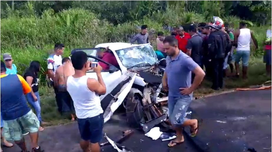 Colisão entre caminhão e carro deixa vítima fatal na BR-316
