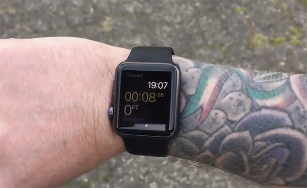 Apple Watch não funciona direito sobre tatuagens (Foto: Reprodução)