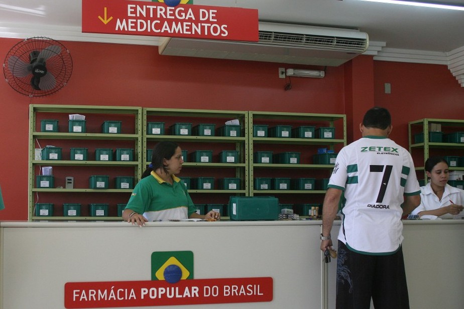 Farmácia Popular oferece remédios gratuitamente à população