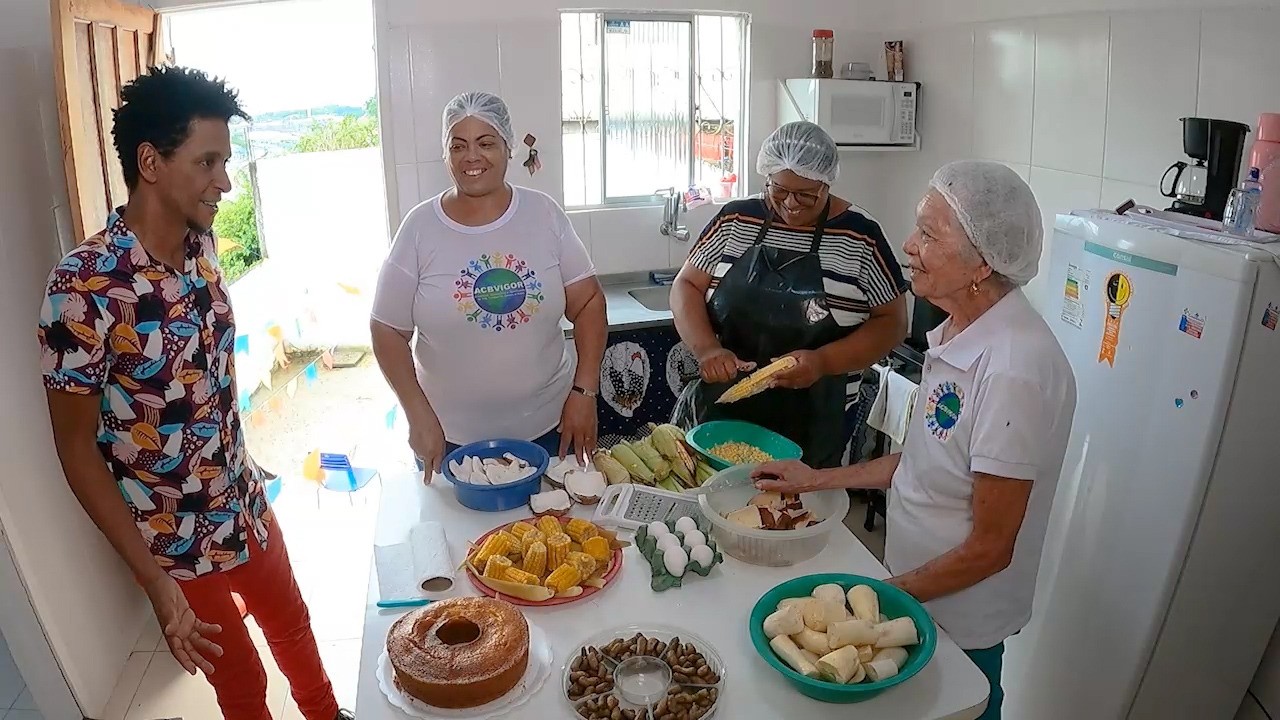 Comunidade de São Caetano mostra preparos pro arraiá da Vila Tiradentes