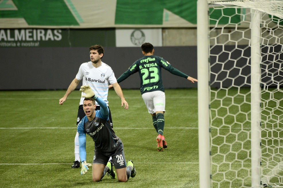 Gol de Raphael Veiga aos 15 segundos contra o Palmeiras — Foto: Marcos Ribolli