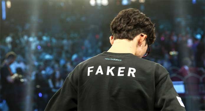 Faker foi mantido na reserva no segundo round da semifinal (Foto: Divulgação/SKT)