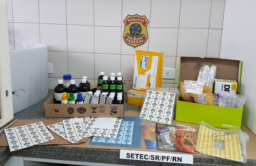 quadrilha enviava cocaína, LSD, ecstasy, metanfetaminas para vários estados do país (Foto: PF/Divulgação)