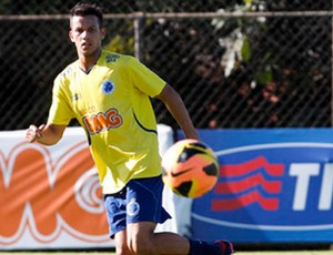 Com grupo cheio, Henrique perde as contas dos concorrentes para o meio