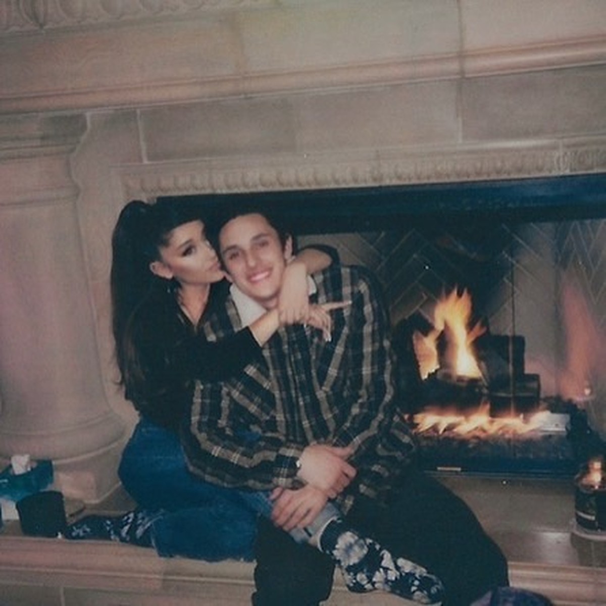 Ariana Grande se casa com Dalton Gomez, diz site | Música | G1