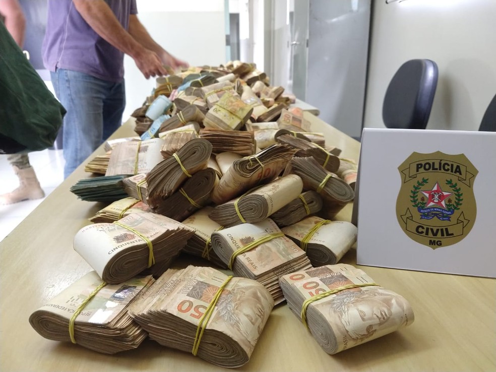 Polícia prende quatro suspeitos de tráfico de drogas e apreende mais de R$  1 milhão em BH | Minas Gerais | G1