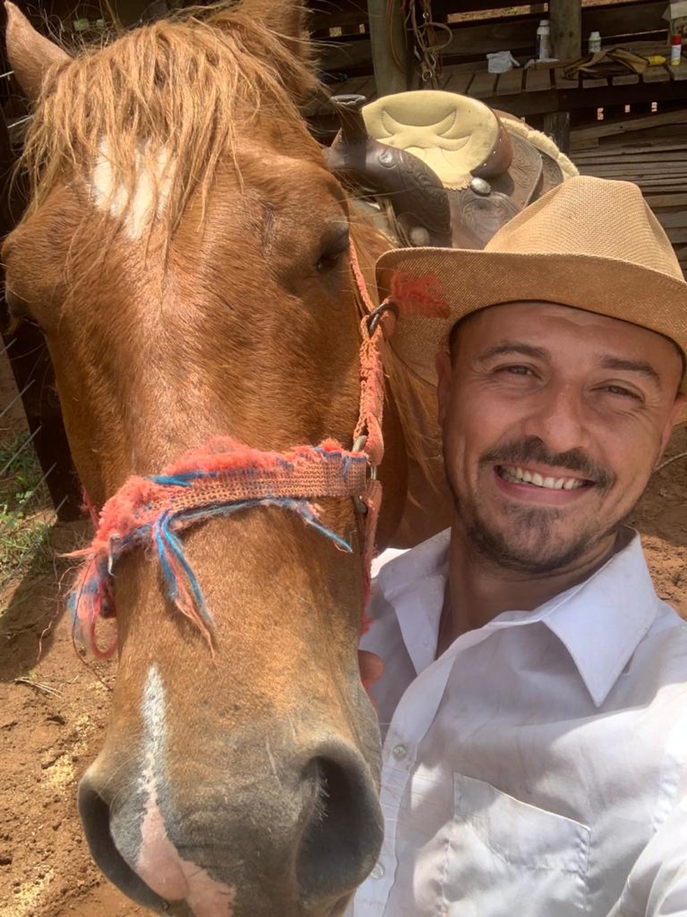 Heitor conta que já fez as pazes com o cavalo Simba — Foto: Heitor Medeiros/Arquivo Pessoal