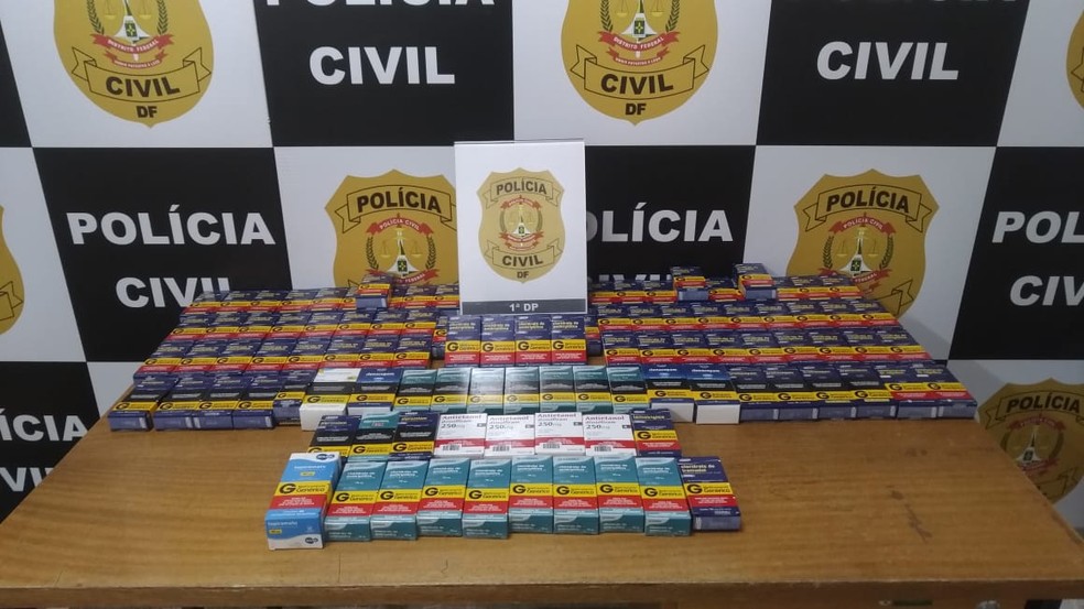 Policiais encontraram 100 caixas de remédios de uso controlado, geralmente usado em golpes popularmente conhecidos como 'Boa Noite, Cinderela' — Foto: Polícia Civil/Divulgação 