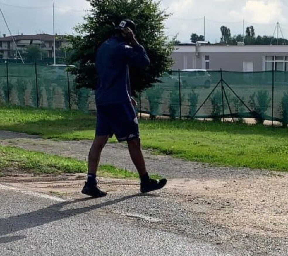 Balotelli é barrado no CT do Brescia — Foto: Reprodução / SportMediaset