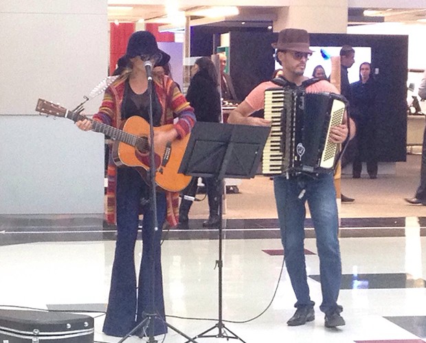 A gata da música sertaneja ficou irreconhecível (Foto: Nathália Gomes / Gshow)