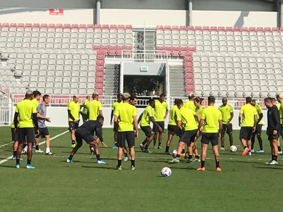 Elenco do Flamengo no último treino da temporada 2019: foco no Liverpool — Foto: Cahê Mota