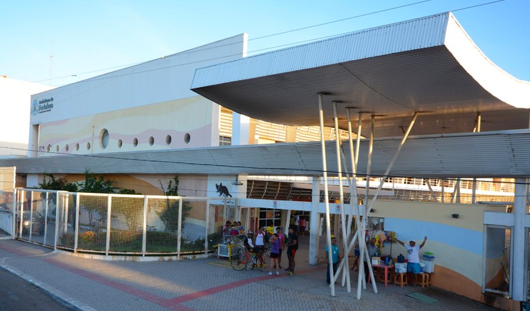 Prefeitura realiza mutirão de serviços de secretarias na Barra do Ceará, em Fortaleza