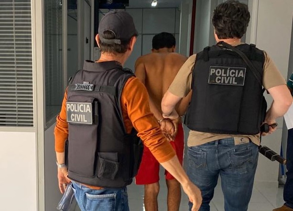 Homem de 31 anos é preso pela Polícia Civil por tentar matar ex-companheira com pedaço de vidro. — Foto: Polícia Civil/Divulgação