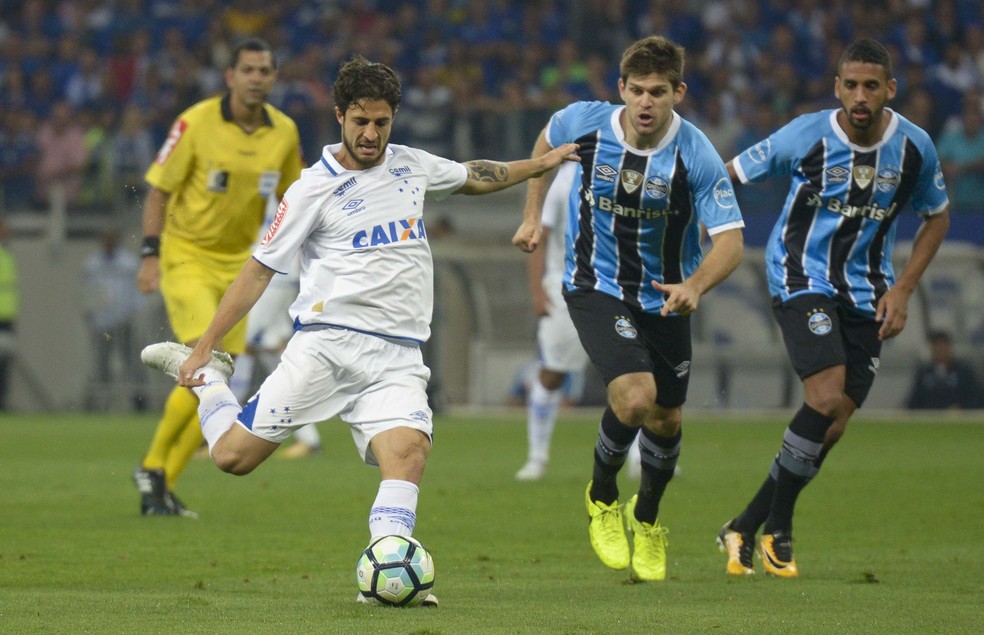 Grêmio foi eliminado pelo Cruzeiro na Copa do Brasil (Foto: Washington Alves/Light Press)