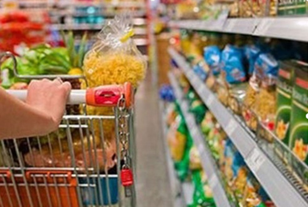 O exagero na hora das compras Ã© um dos responsÃ¡veis pelo desperdÃ­cio de comida.  â€” Foto: ReproduÃ§Ã£o: TV Globo