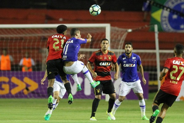 Gol da vitória ficou no quase, mas Alisson valoriza entrega do Cruzeiro