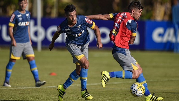 Problema de Mano: concorrência no meio do Cruzeiro não assusta volantes