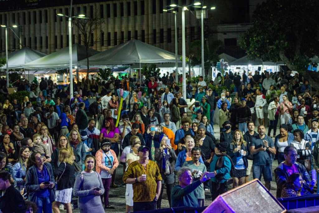 Festa da Padroeira em Cabo Frio segue até segunda, feriado na cidade