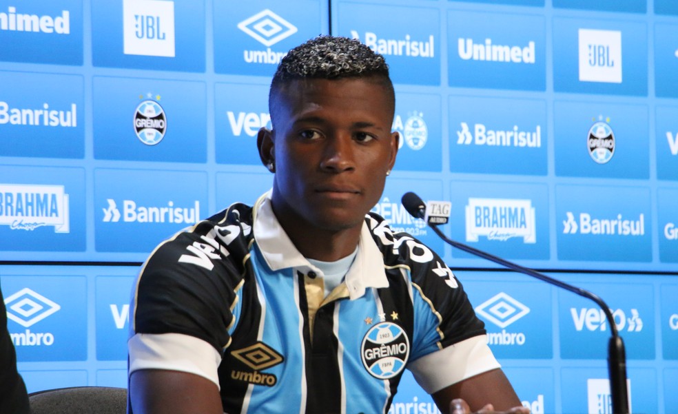 Grêmio pode oferecer dois jogadores ao Cruzeiro para abater valor e ficar com Orejuela em definitivo