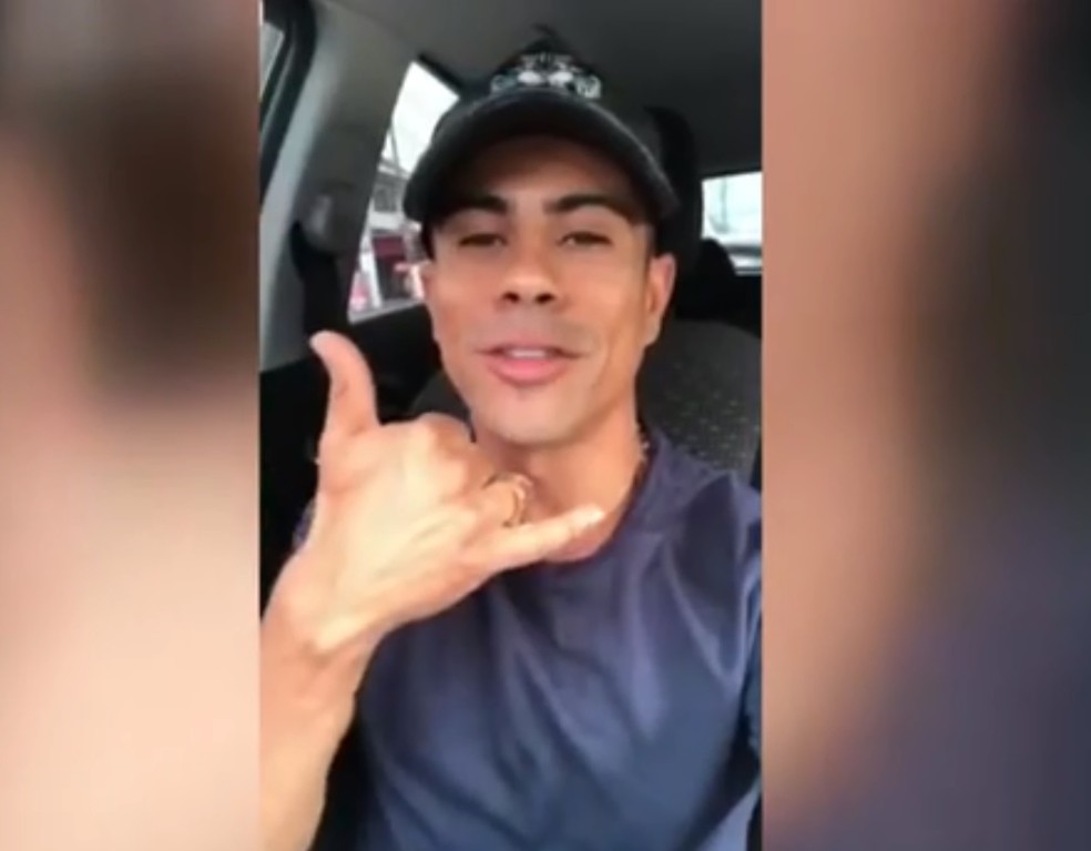 MC preso por infrações de trânsito grava vídeo, sem cinto 