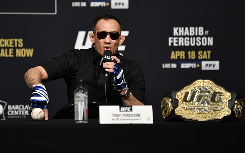 Tony Ferguson detonou Khabib Nurmagomedov e disse que fará o possível para manter o UFC 249 — Foto: Jeff Bottari/Getty Images