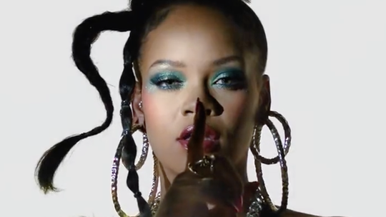 Rihanna poderá anunciar turnê depois do Super Bowl, diz site