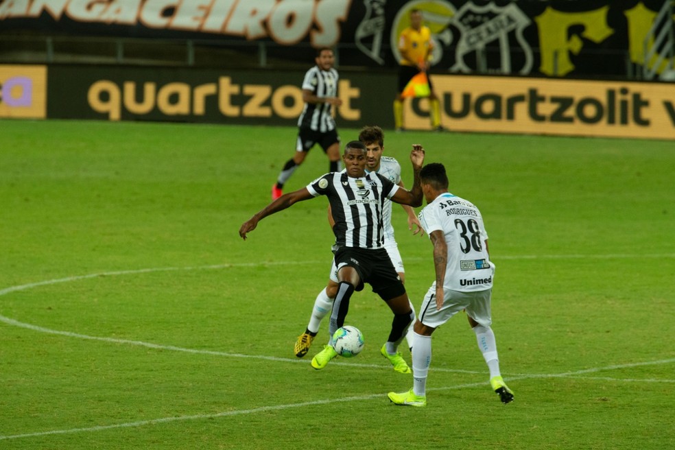 Cléber marcou no empate do Ceará com o Grêmio — Foto: Thiago Gadelha/SVM