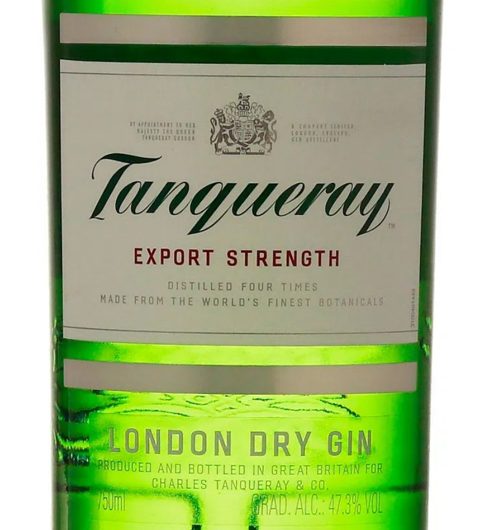 Gin Tanqeray é um dos produtos que trazem o brasão da rainha — Foto: Divulgação