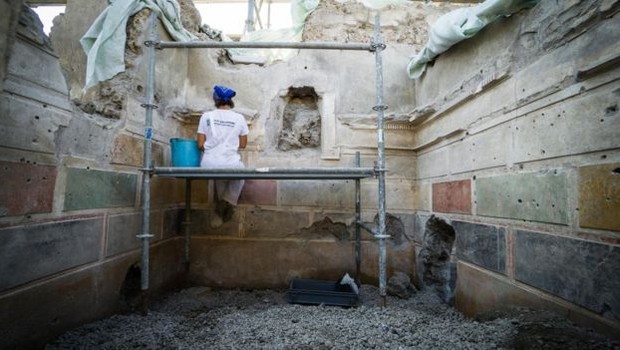 Parte da casa foi danificada por escavações nos séculos 18 e 19 (Foto: EPA via BBC)