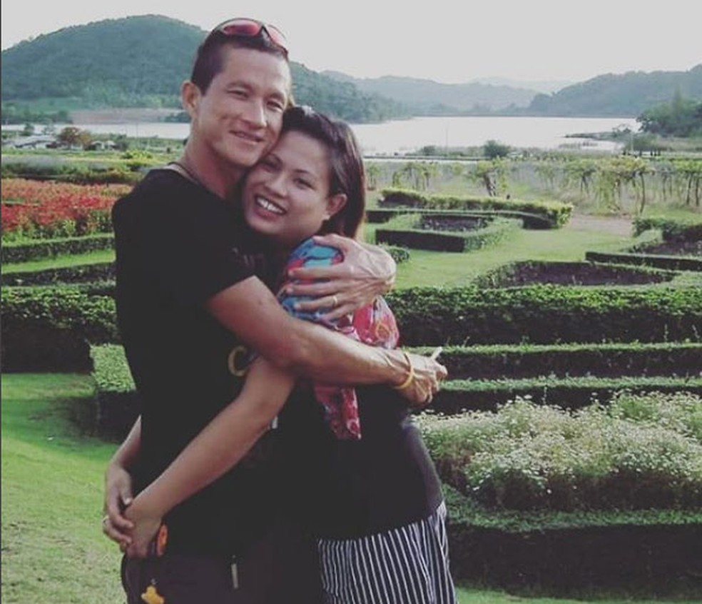 Saman e Valeepoan Kunan, mergulhador que morreu em resgate em caverna inundada na TailÃ¢ndia e sua mulher (Foto: ReproduÃ§Ã£o/Instagram/ valeepoan_sinmongkolsup)