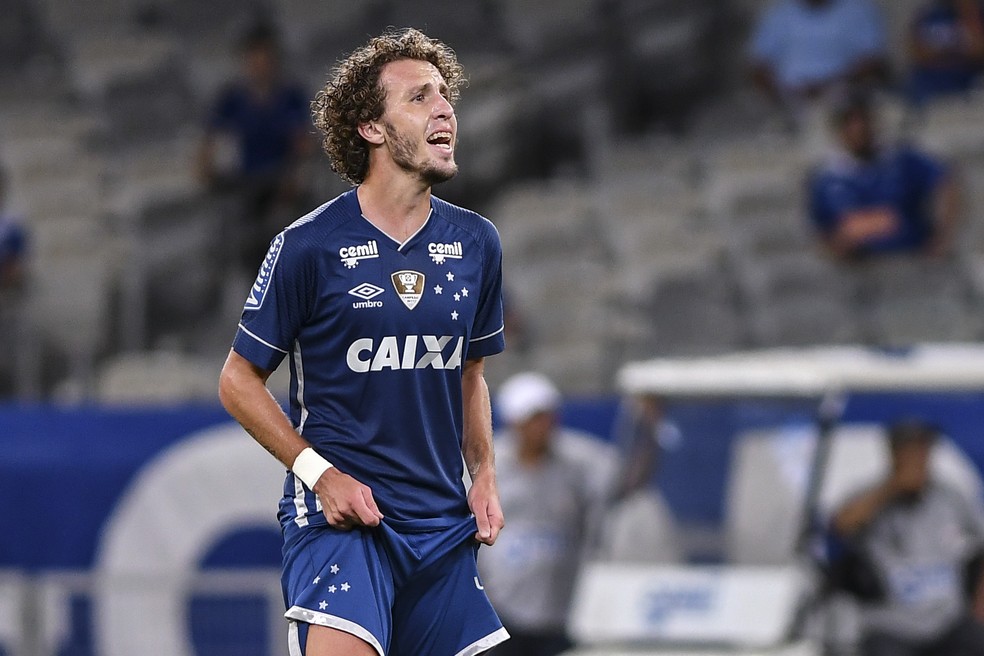 Galhardo surpreende positivamente na lateral  (Foto:  Washington Alves/Light Press/Cruzeiro)