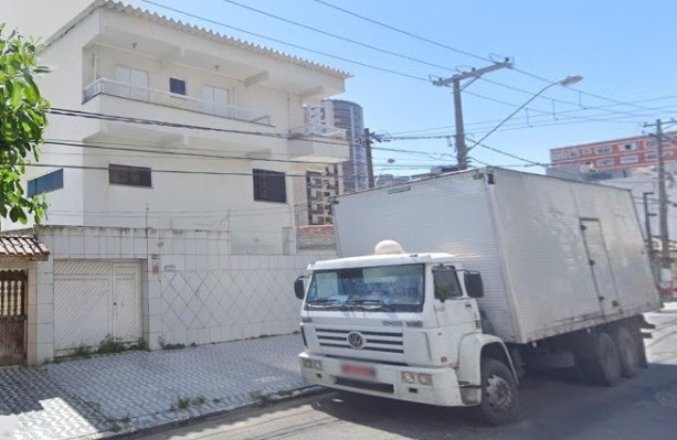 Polícia descobre casa de prostituição com envolvimento de menor de idade em Praia Grande, SP