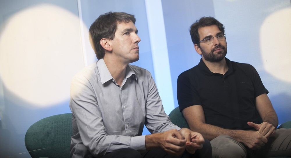 Martim Mattos (esq.) e Fabio Furtado, da GreenCare: Registro de medicamento à base de canabinoides é essencial para garantir a perenidade da empresa — Foto: Carol Carquejeiro/Valor