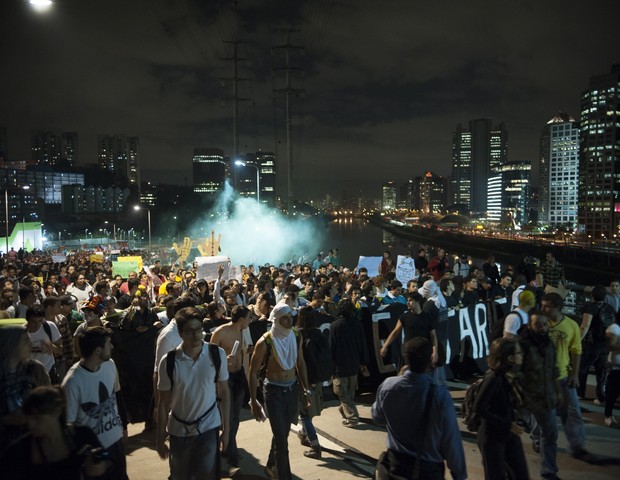 Protesto na tarde de ontem na Marginal Pinheiros, em São Paulo (Foto: Marcelo Camargo/ABr)
