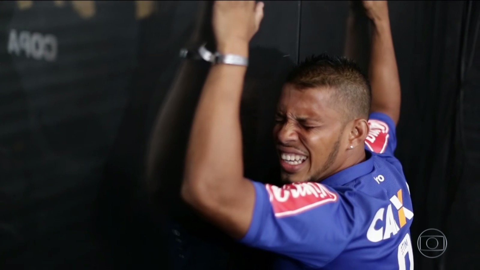 Quanto vale uma paixão? Gari ganha R$ 17 mil para não assistir penta do Cruzeiro