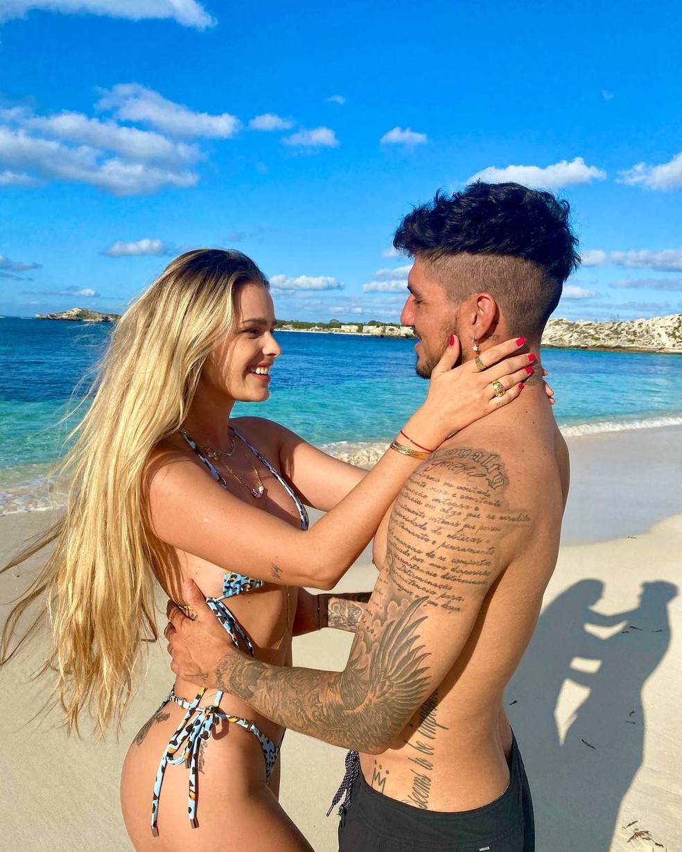 Yasmin Brunet vibra com título de Gabriel Medina na Austrália  — Foto: Reprodução/Instagram