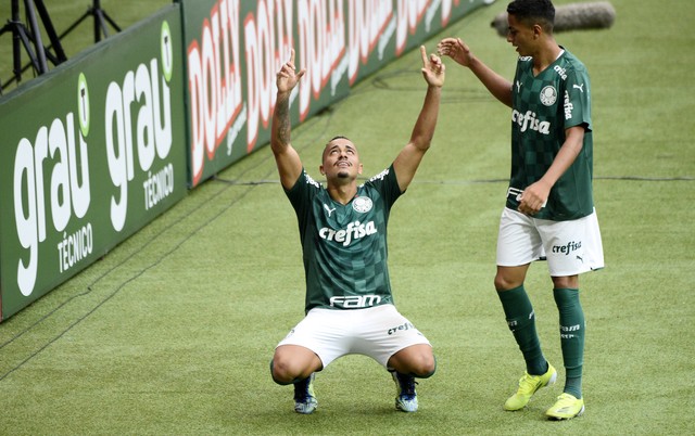 Palmeiras acerta venda de atacante revelado pela base
