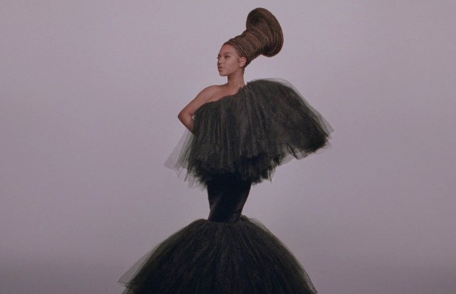 Desvendando o figurino de Beyoncé (Foto: Reprodução)