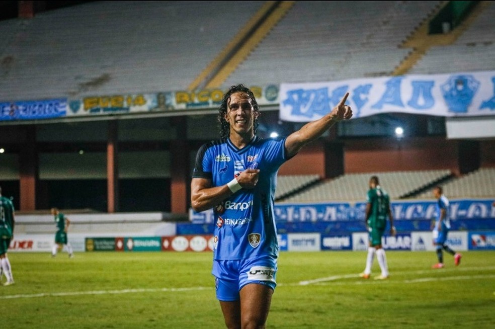 Nicolas comemora o primeiro gol do Paysandu diante do Paragominas — Foto: Jorge Luiz/Paysandu