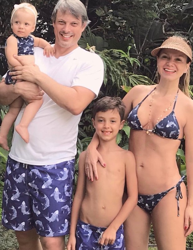 Eliana com o noivo e os filhos (Foto: Reprodução/Instagram)